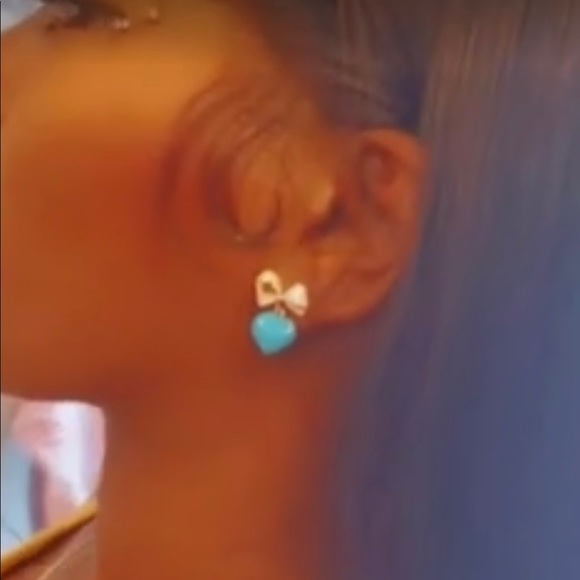 🎀NEW 18K Gold Plated Bow Heart Candy Enamel Stud Earrings Pink & Blue - Picture 5 of 6